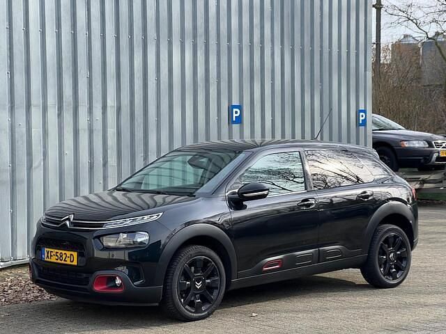 Zwart Gebruikt 2018 Citroën C4 PureTech SUV | € 8.950 (Eerlijke prijs) - Afbeelding 1/4