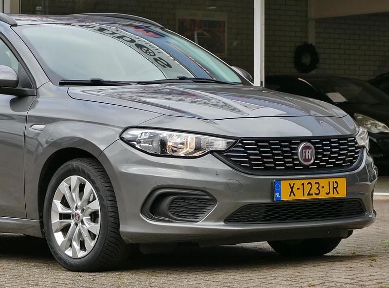 Occasion Fiat Tipo Pop Star 97 PK (71 kW) 2018 Grijs Stationwagen