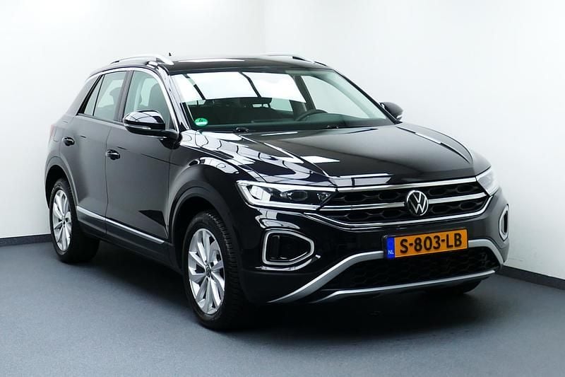 Zwart Gebruikt 2022 VW T-Roc Business+ SUV | € 29.444 (Goede deal) - Afbeelding 1/4