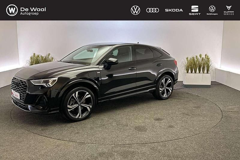 Zwart, metallic lak Gebruikt 2022 Audi Q3 Sportback S-Line SUV | € 41.795 (Super prijs) - Afbeelding 1/3
