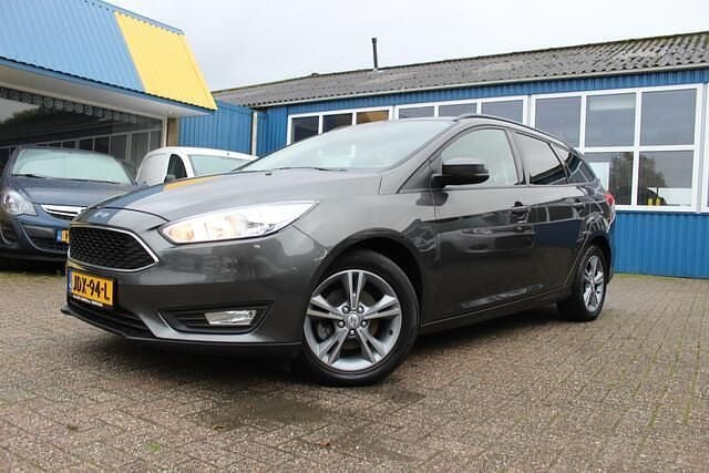 Grijs Gebruikt 2018 Ford Focus Business Edition Stationwagen | € 9.888 (Super prijs) - Afbeelding 1/4