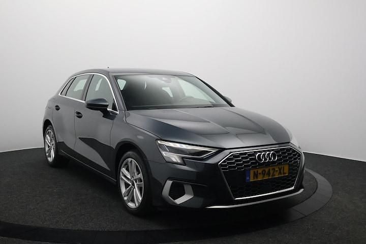 Occasion Audi A3 Sportback Advanced 2022 Grijs (metallic) Hatchback