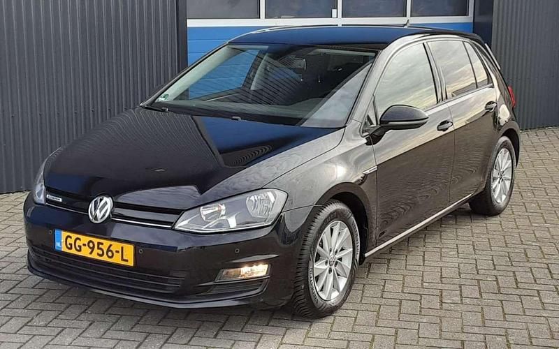 Zwart Occasion 2015 VW Golf VII Comfortline Hatchback | € 7.450 (Eerlijke prijs) - Afbeelding 1/4