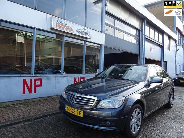 Grijs Gebruikt 2007 Mercedes C180 Sedan | € 5.750 (Eerlijke prijs) - Afbeelding 1/4