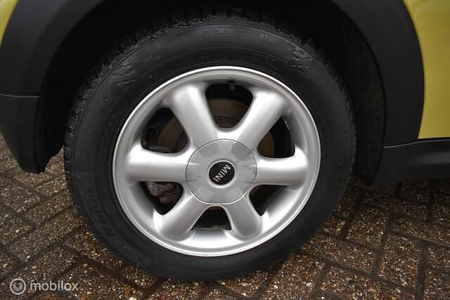 Occasion Mini ONE 75 PK (55 kW) 2010 Geel Hatchback