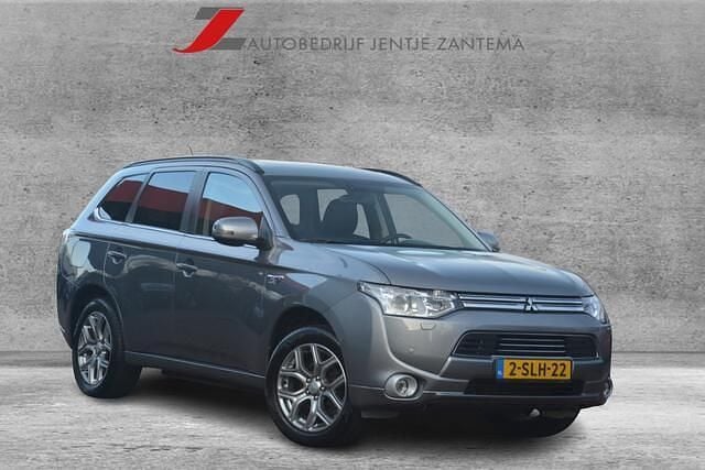 Grijs Gebruikt 2013 Mitsubishi Outlander Instyle SUV | € 13.999 (Eerlijke prijs) - Afbeelding 1/4
