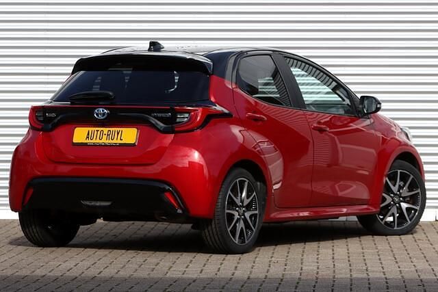 Occasion Toyota Yaris Executive 92 PK (67 kW) 2022 Rood Hatchback