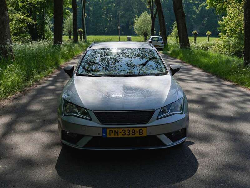Zilver Gebruikt 2017 Seat Leon ST Stationwagen | € 12.500 (Eerlijke prijs) - Afbeelding 1/4
