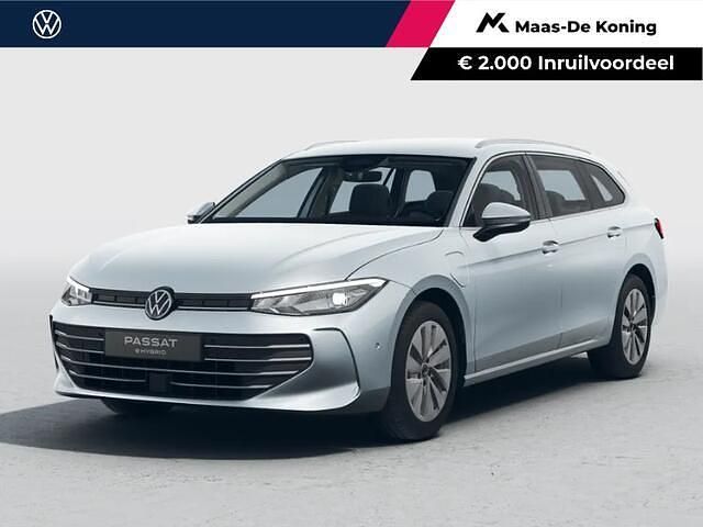 Zilver Nieuw 2026 VW Passat Comfortline Stationwagen | € 46.445 (Super prijs) - Afbeelding 1/4