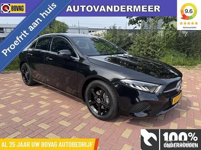 Zwart Gebruikt 2023 Mercedes A180 Luxury Sedan | € 29.940 (Super prijs) - Afbeelding 1/3