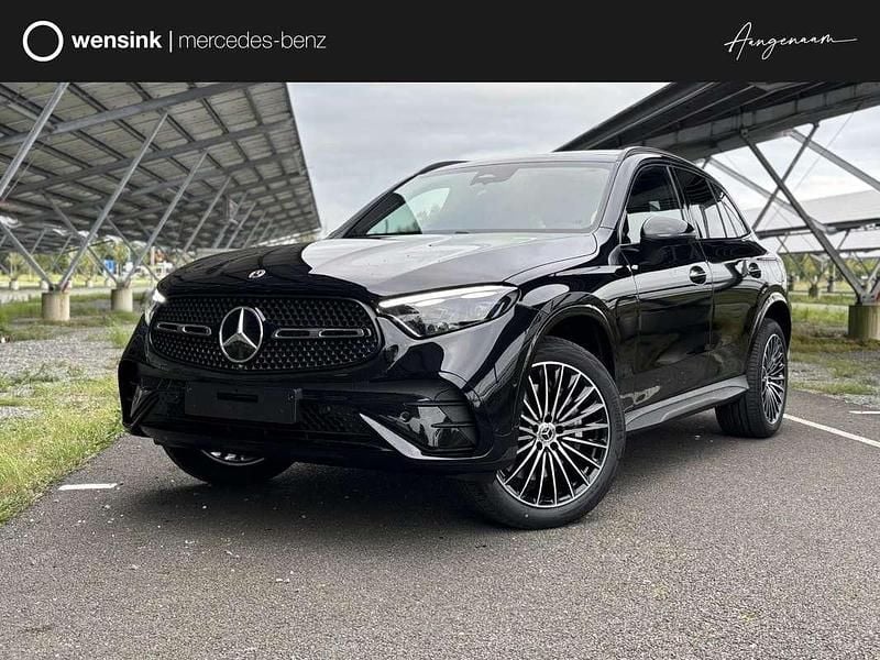 Zwart Nieuw 2025 Mercedes GLC300e Sport Edition SUV | € 80.082 (Goede deal) - Afbeelding 1/4