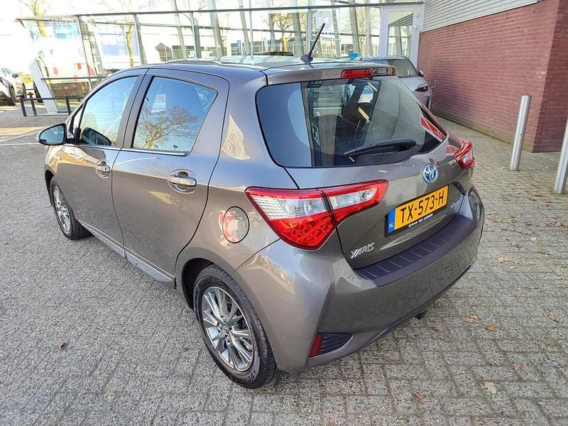 Occasion Toyota Yaris Executive 99 PK (72 kW) 2018 Grijs Hatchback