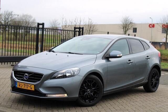 Grijs Gebruikt 2014 Volvo V40 Momentum Stationwagen | € 7.499 (Eerlijke prijs) - Afbeelding 1/4