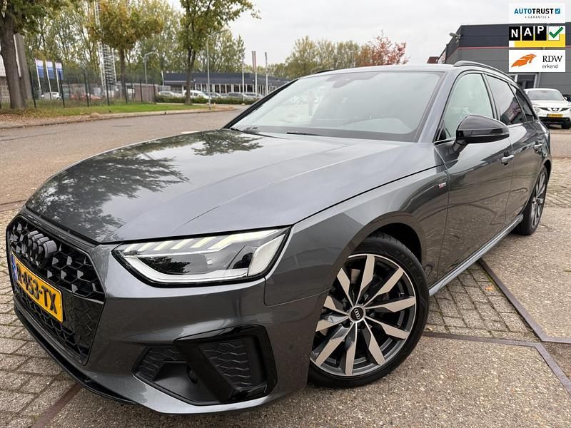 Grijs Gebruikt 2022 Audi A4 Stationwagen | € 29.740 (Eerlijke prijs) - Afbeelding 1/4