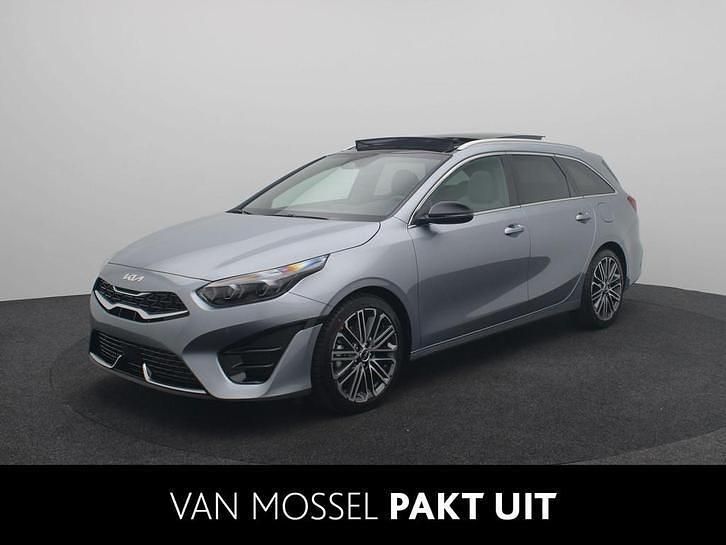 Zilver, metallic lak Nieuw 2025 Kia Ceed Sportswagon Stationwagen | € 38.740 (Iets duurder) - Afbeelding 1/4
