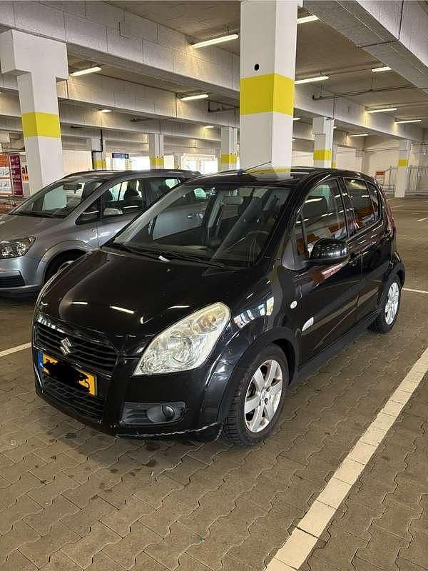 Zwart Occasion 2009 Suzuki Splash Exclusive Hatchback | € 1.400 (Goede deal) - Afbeelding 1/4