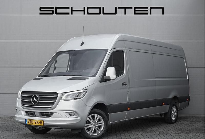 Grijs Gebruikt 2022 Mercedes Sprinter Van | € 36.900 (Super prijs) - Afbeelding 1/3