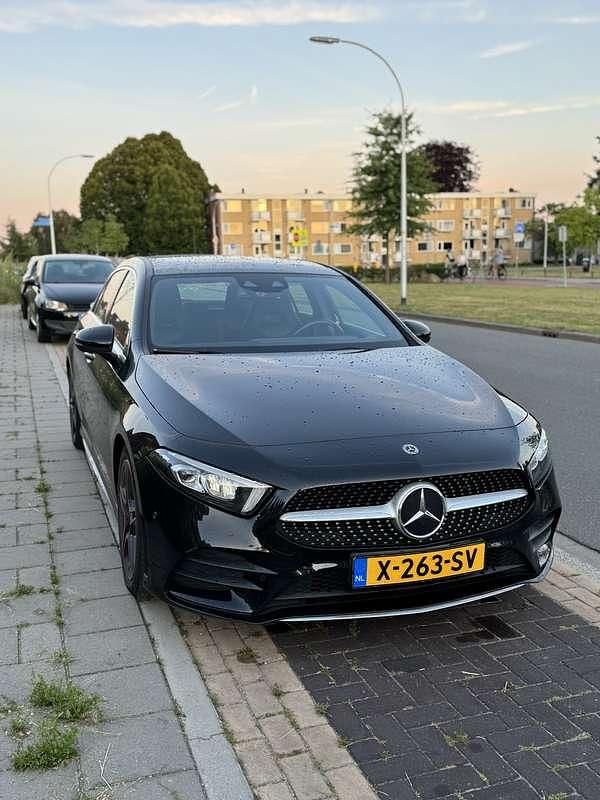 Occasion Mercedes A180 Premium Plus 136 PK (100 kW) 2020 Zwart Stationwagen