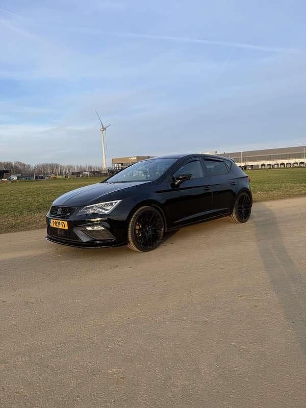 Occasion Seat Leon FR 239 PK (175 kW) 2017 Zwart Hatchback