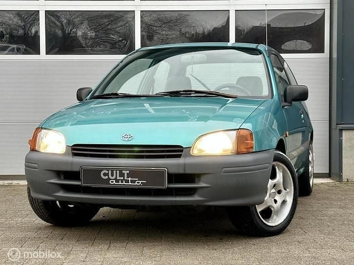 Groen Occasion 1997 Toyota Starlet XLi Hatchback | € 1.450 (Goede deal) - Afbeelding 1/4