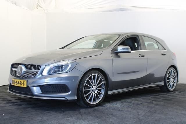 Grijs Gebruikt 2015 Mercedes A180 Ambition Hatchback | € 15.999 (Iets duurder) - Afbeelding 1/4