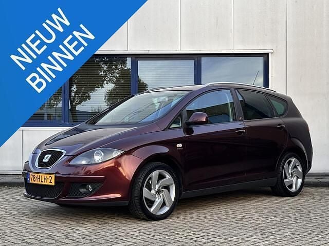 Rood Gebruikt 2009 Seat Altea XL MPV | € 2.450 (Eerlijke prijs) - Afbeelding 1/4