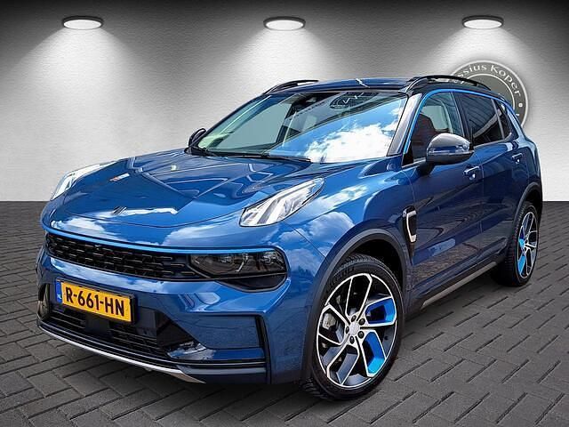 Blauw, metallic lak Gebruikt 2022 Lynk & Co 01 SUV | € 24.445 (Eerlijke prijs) - Afbeelding 1/4