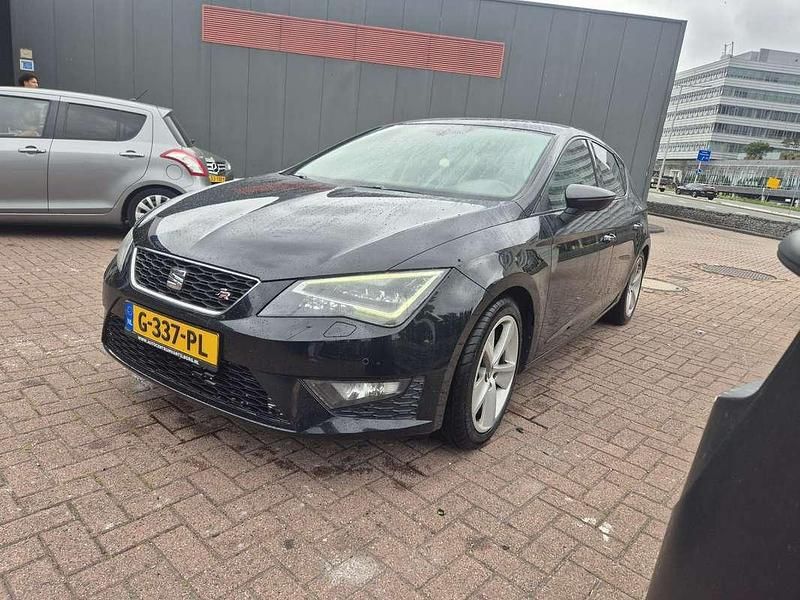 Zwart Gebruikt 2013 Seat Leon FR Sedan | € 8.500 (Iets duurder) - Afbeelding 1/4