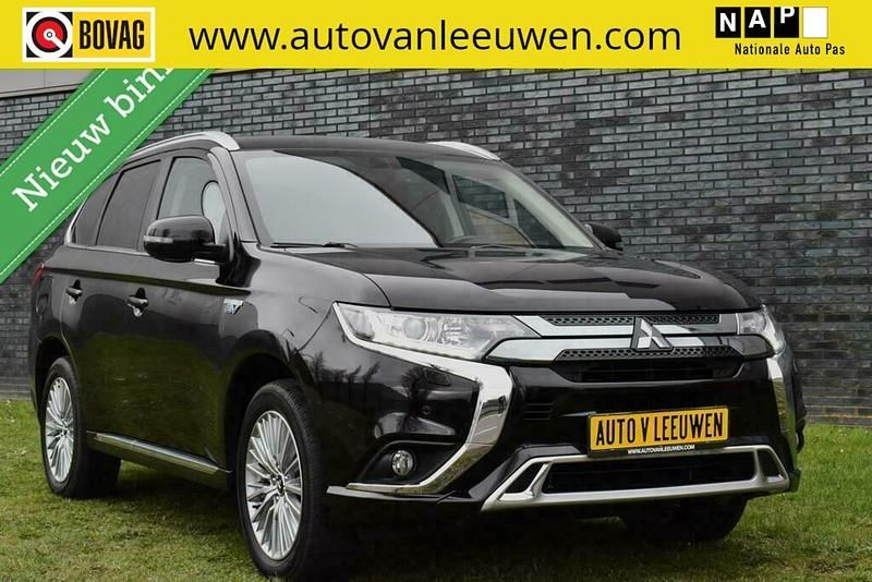 Zwart Gebruikt 2019 Mitsubishi Outlander P-HEV SUV | € 22.920 (Eerlijke prijs) - Afbeelding 1/4