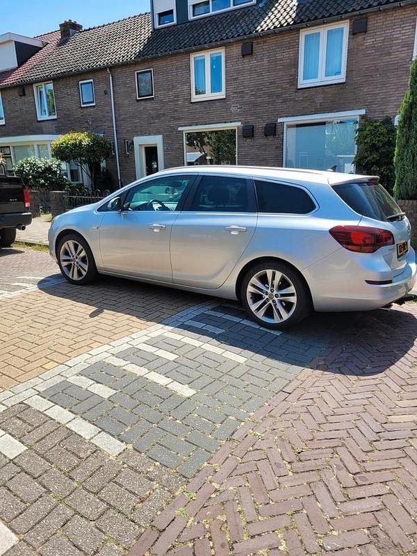 Gebruikt 2012 Opel Astra Stationwagen | € 5.450 (Iets duurder) - Afbeelding 1/4