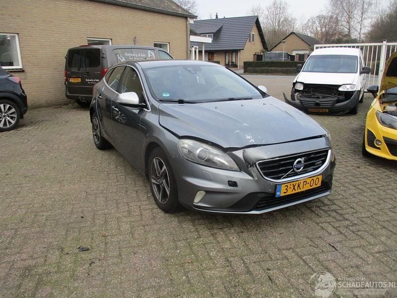 Grijs Occasion 2014 Volvo V40 Business Edition Hatchback | € 3.950 (Super prijs) - Afbeelding 1/4