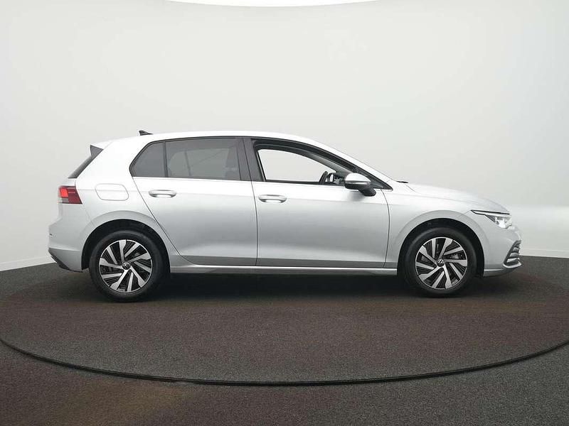 Occasion VW Golf VIII Active 204 PK (150 kW) 2023 Zilver (metallic) Hatchback
