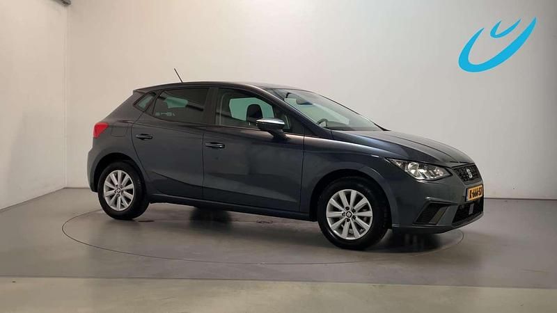Grijs Gebruikt 2021 Seat Ibiza Business Hatchback | € 13.400 (Goede deal) - Afbeelding 1/3
