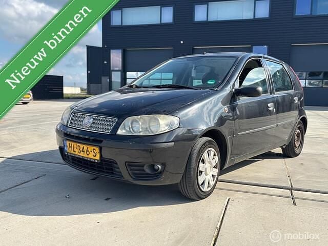 Zwart Gebruikt 2008 Fiat Punto Hatchback | € 550 (Super prijs) - Afbeelding 1/4