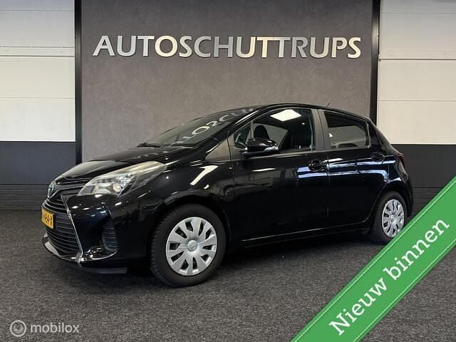 Zwart Gebruikt 2015 Toyota Yaris Hatchback | € 8.949 (Eerlijke prijs) - Afbeelding 1/4