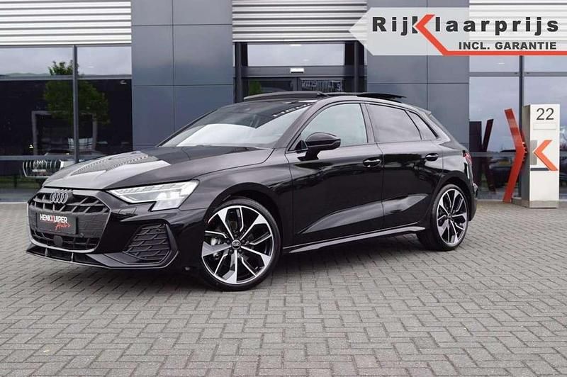 Zwart Gebruikt 2024 Audi A3 Sportback S-Line Hatchback | € 45.450 - Afbeelding 1/4