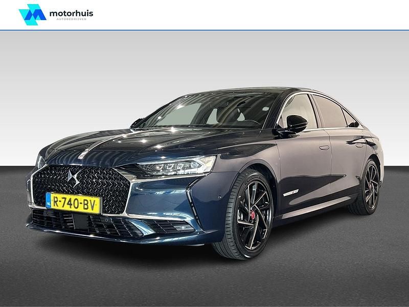 Blauw, metallic lak Occasion 2022 DS Automobiles DS9 Performance Line Plus Sedan | € 27.925 - Afbeelding 1/4