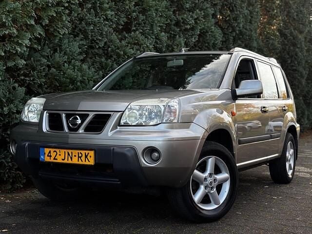 Grijs Gebruikt 2002 Nissan X-Trail SUV | € 4.500 (Eerlijke prijs) - Afbeelding 1/4