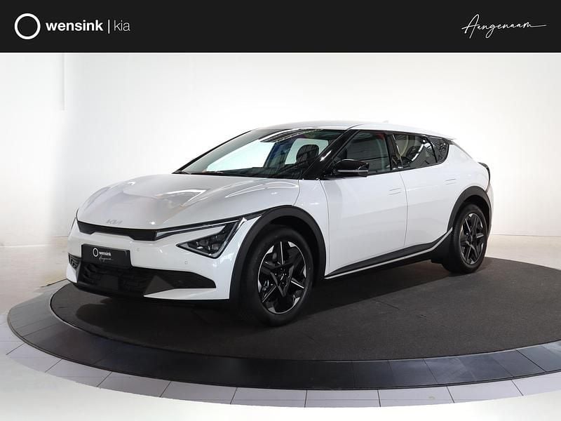 Wit Nieuw 2025 Kia EV6 Light SUV | € 45.890 (Eerlijke prijs) - Afbeelding 1/4