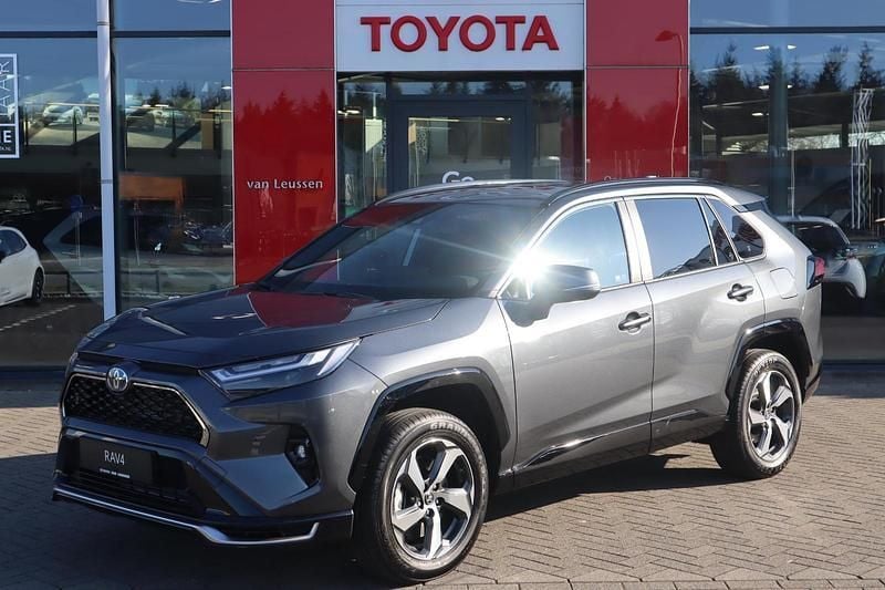 Grijs, metallic lak Nieuw 2025 Toyota RAV4 Hybrid SUV | € 51.900 (Goede deal) - Afbeelding 1/4