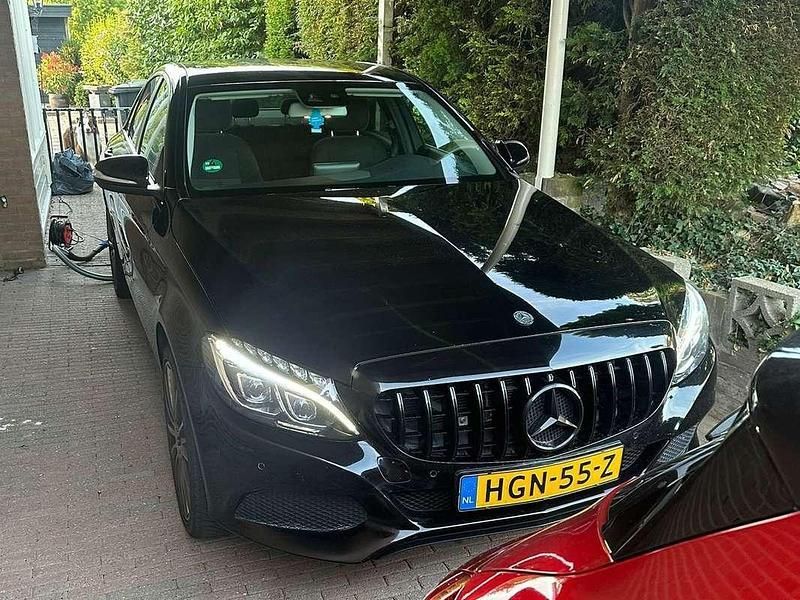 Zwart Gebruikt 2015 Mercedes C220 Sedan | € 12.750 (Goede deal) - Afbeelding 1/4