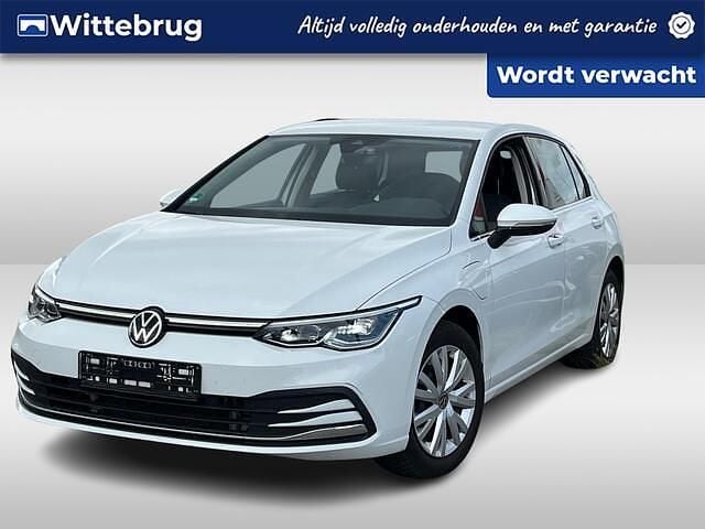 Wit Gebruikt 2021 VW Golf VIII Style Hatchback | € 24.450 (Goede deal) - Afbeelding 1/2