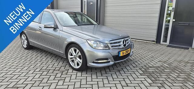 Grijs Gebruikt 2012 Mercedes C180 Avantgarde Sedan | € 8.995 (Goede deal) - Afbeelding 1/4