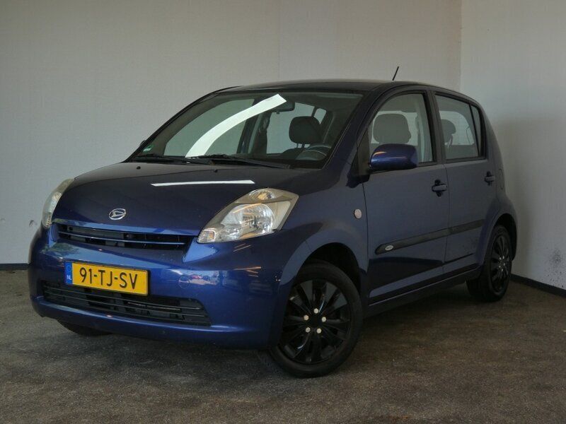 Blauw Gebruikt 2006 Daihatsu Sirion Hatchback | € 1.450 (Eerlijke prijs) - Afbeelding 1/4
