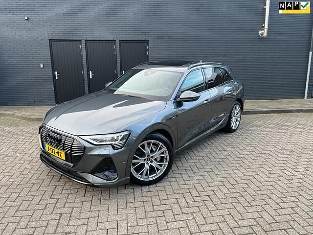 Grijs (metallic) Occasion 2020 Audi e-tron S-Line SUV | € 34.850 (Iets duurder) - Afbeelding 1/4