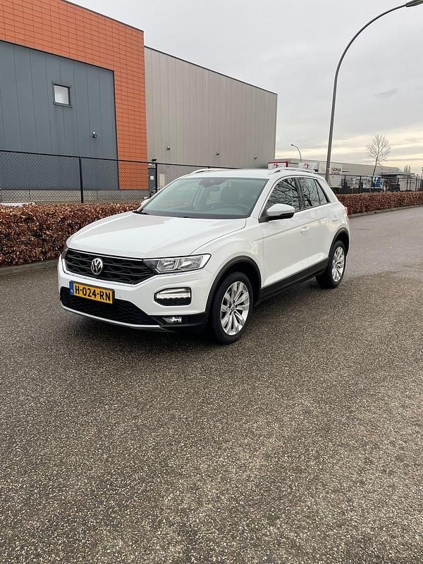 Wit Occasion 2020 VW T-Roc Business SUV | € 18.900 (Super prijs) - Afbeelding 1/4