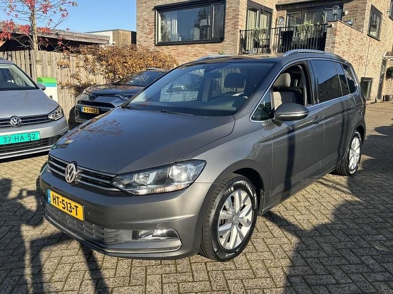 Grijs Gebruikt 2016 VW Touran Highline MPV | € 19.450 (Goede deal) - Afbeelding 1/4