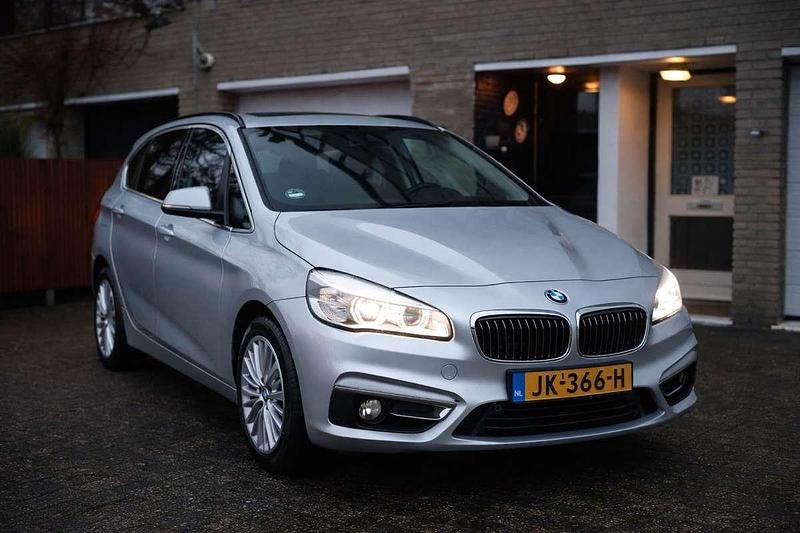 Grijs Occasion 2015 BMW 225 iPerformance Stationwagen | € 10.950 (Eerlijke prijs) - Afbeelding 1/4