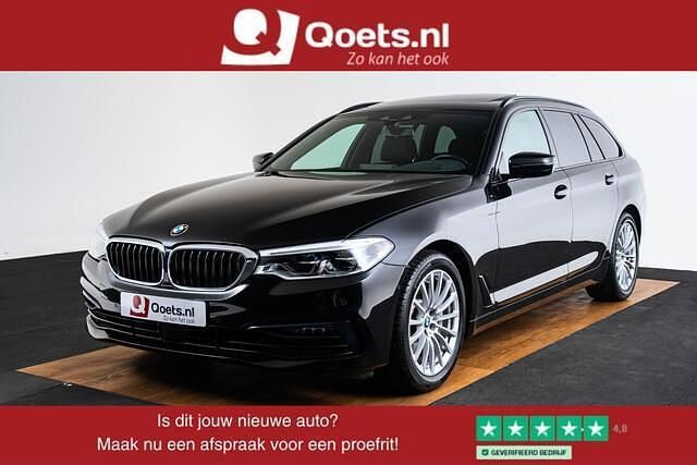 Zwart Gebruikt 2019 BMW 530 Comfort Edition Stationwagen | € 31.950 (Goede deal) - Afbeelding 1/4