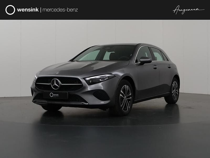 Grijs Nieuw 2025 Mercedes A250 Luxury Hatchback | € 41.851 (Super prijs) - Afbeelding 1/4